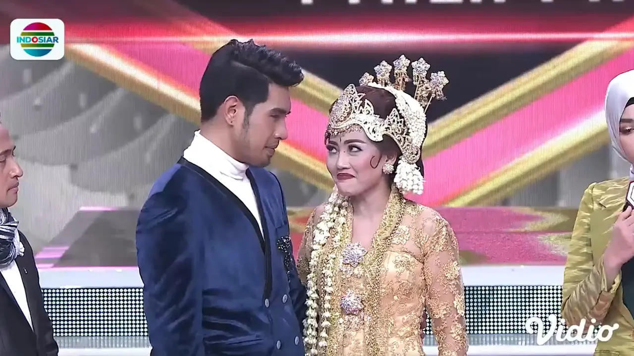 Renz Fernando Menangis Tersedu Setelah Mendapatkan Komentar Kak Ros di D'Academy Asia 5. sumberfoto: Indosiar