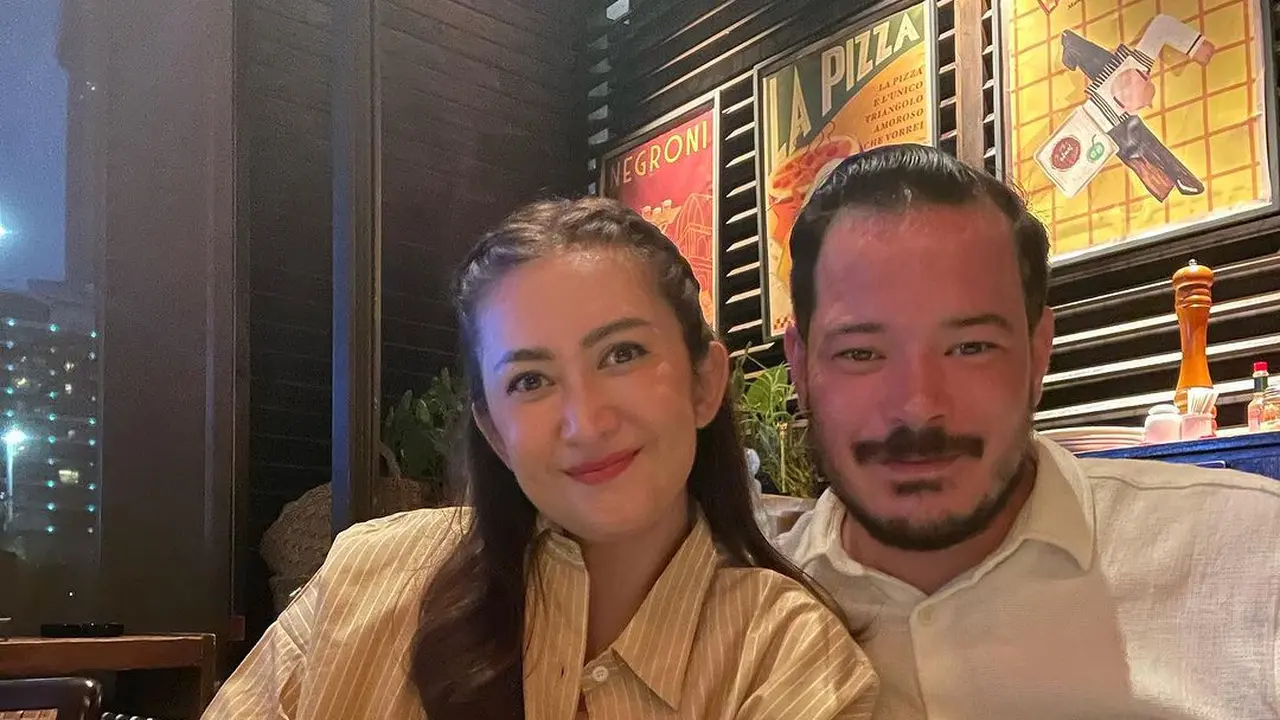 Nafa Urbach tulis alasan mengapa dirinya kerap tampil mesra dengan Zack Lee. (Foto: Instagram/nafaurbach)