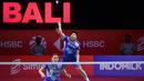 Dalam partai final yang digelar di Bali International Convention Center, Minggu (28/11/2021), Greysia/Apriyani memulai game pertama dengan unggul 11-10 di interval. Skor pun sempat imbang 16-16 hingga 17-17. (Dok. PBSI)