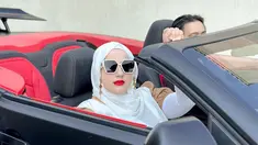 Terlebih saat Tasyi naik mobil mewah ini. Penampilannya  ngejreng abis, selaras dengan kekayaannya yang fantastis. (Liputan6.com/IG/@tasyiiathasyia).