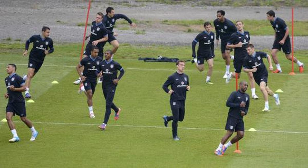 Latihan Inggris jelang lawan Italia