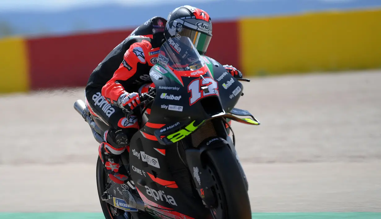 Vinales mengaku akan lebih memanfaatkan sisa musim ini untuk beradaptasi dengan motor barunya ketimbang mengejar podium. Sementara itu, dirinya tercatat menempati urutan ketujuh klasemen sementara MotoGP 2021. (Foto: AFP/Lluis Gene)