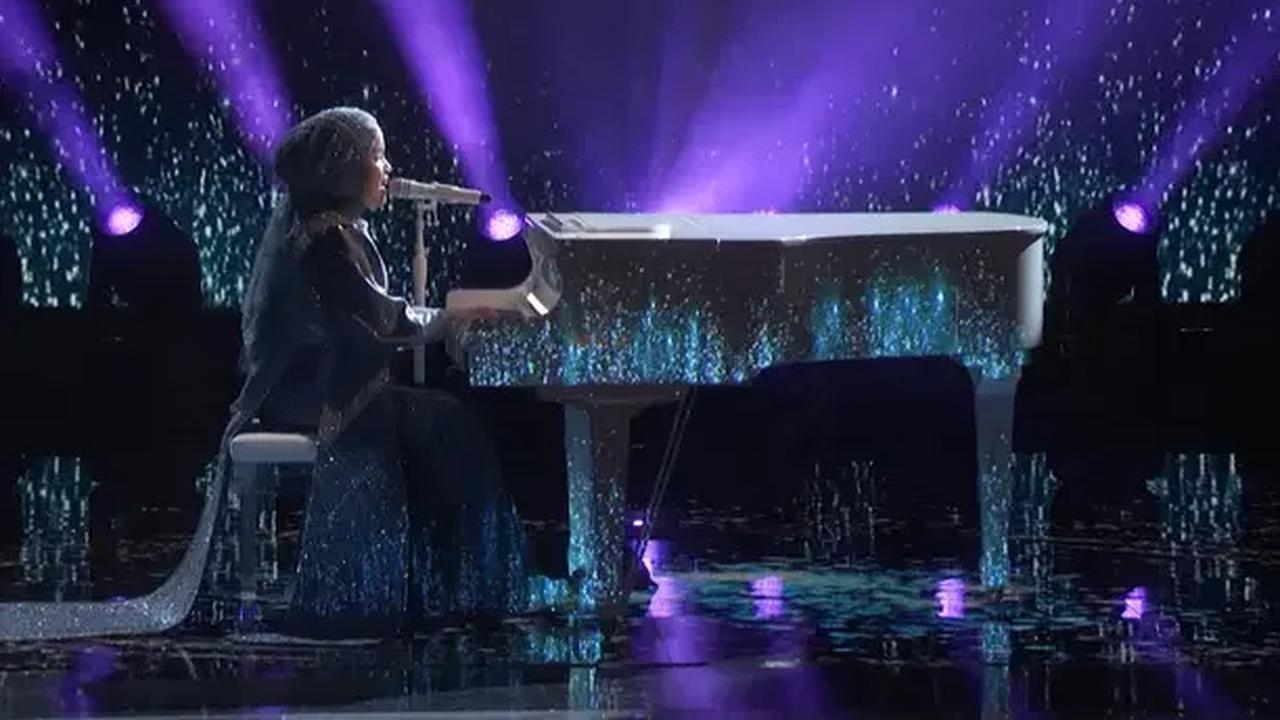 Atas penampilannya tersebut, Putri Ariani kembali mendapat standing ovation dari keempat juri AGT 2023.