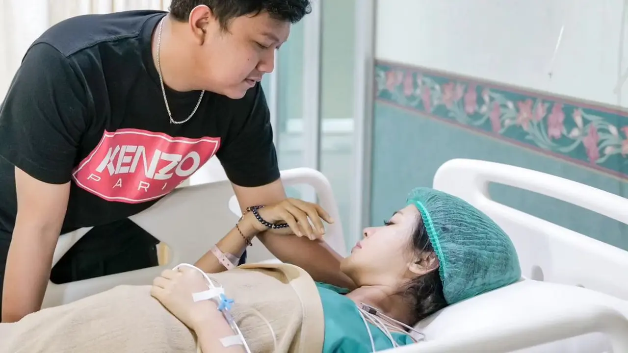 Kabar Bahagia, 7 Artis dan Selebriti ini Melahirkan Anak Mereka di Tahun 2024