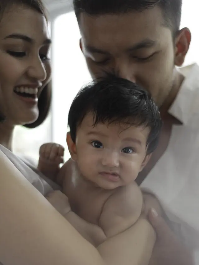 [Bintang] Atiqah Hasiholan dan Rio Dewanto