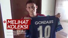 Berita video melihat koleksi sepatu dan jersey yang dimiliki bek Bali United, Dias Angga Putra.