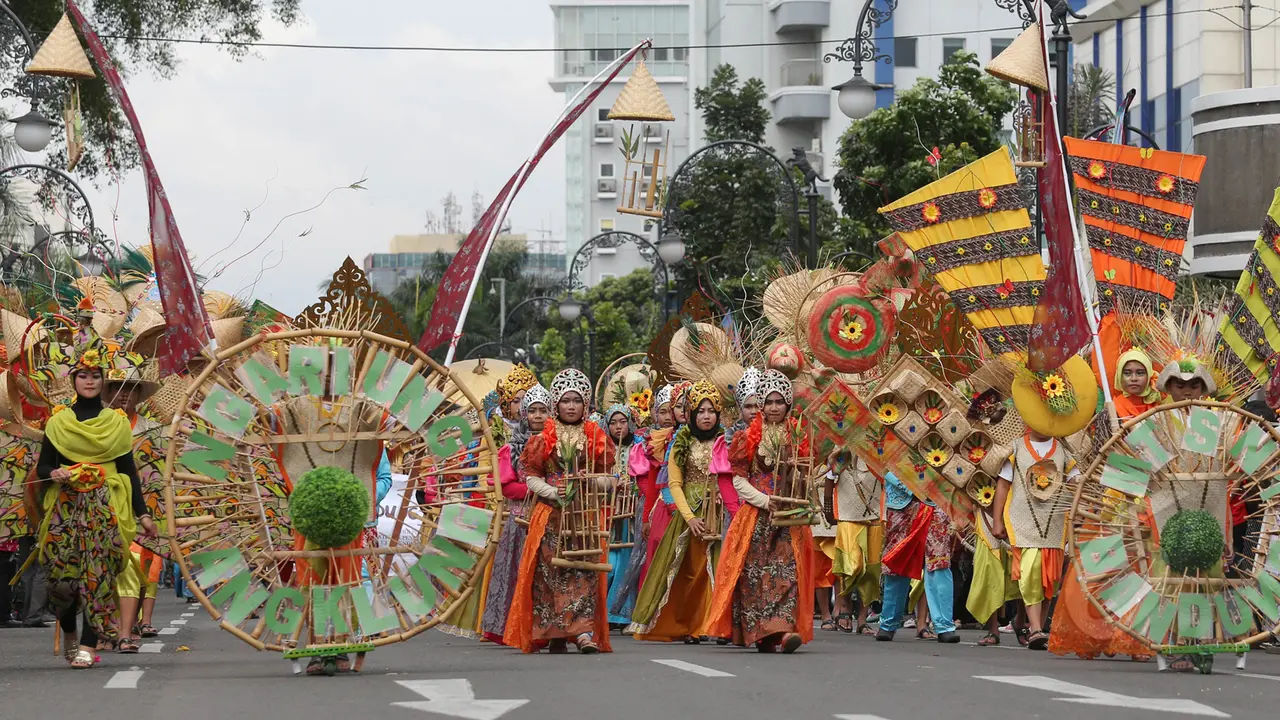 Kemeriahan Parade KAA di Bandung