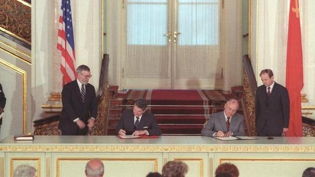 19 11 1985 Pertemuan Mengejutkan Pemimpin As Soviet Di Tengah Perang Dingin Global Liputan6 Com
