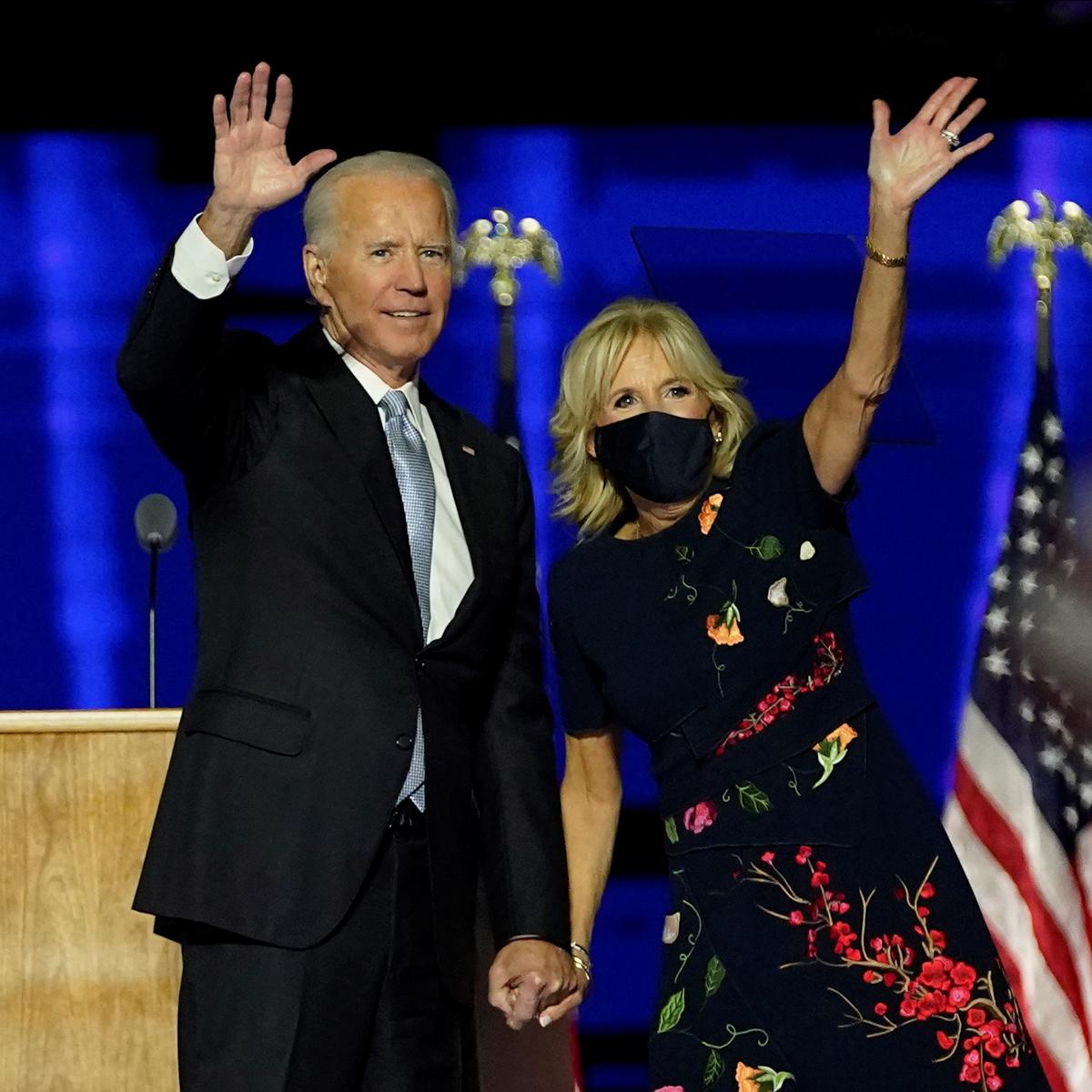 Cerita Cinta Joe Biden, Lamaran Ditolak 5 Kali Sebelum Diiyakan Jill. Joe Biden dan istri. (dok. Andrew Harnik / POOL / AFP)