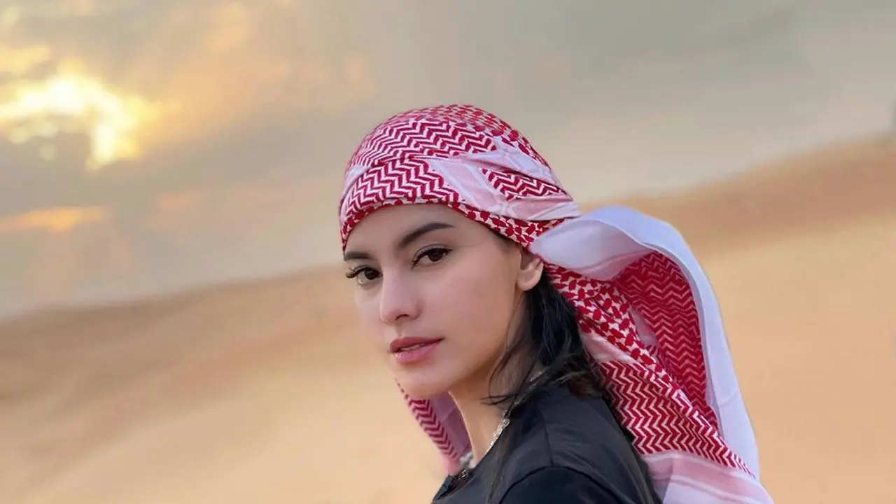 Potret Medina Dina Liburan di Dubai