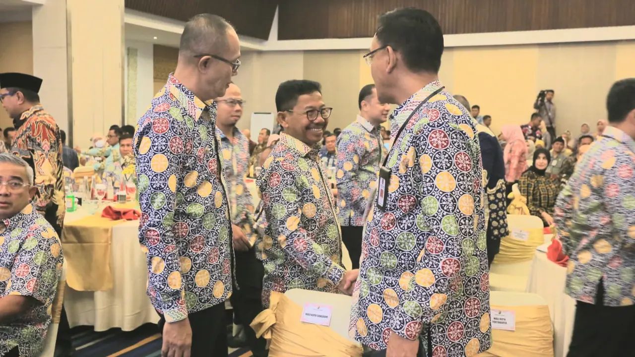 Wali Kota Tangerang Sachrudin, hadiri Musyawarah Komisariat Wilayah (Muskomwil) III APEKSI Tahun 2025, yang berlangsung di Hotel Santika, Kota Pekalongan, Jumat (25/4/2025) (Istimewa)