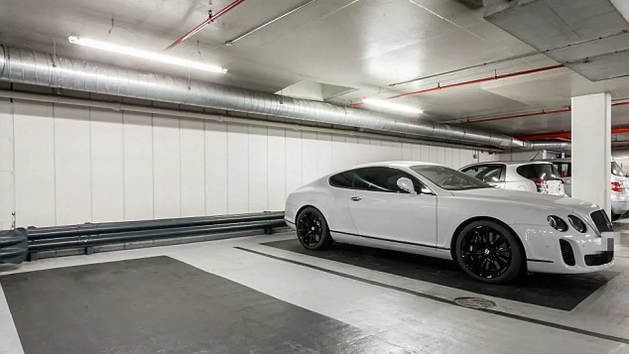 Ini Tempat Parkir Khusus Mobil Mewah, Harganya Rp 1,6 Miliar