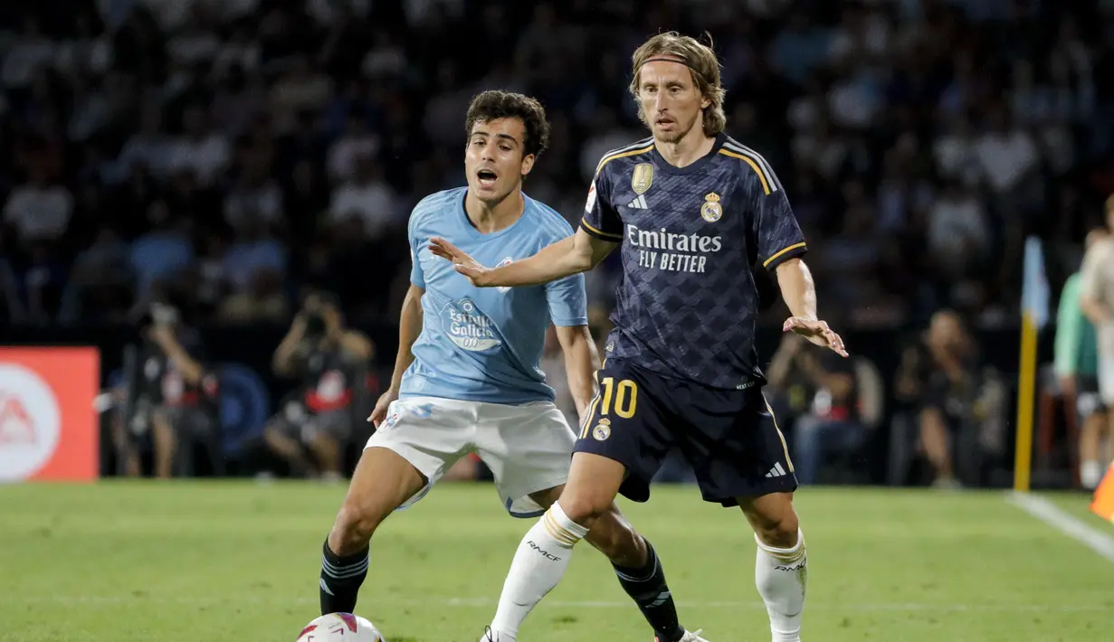 Kemenangan ini membawa Madrid sementara memimpin klasemen Liga Spanyol dengan 7 poin dari tiga laga. (AP Photo/Lalo R. Villar)