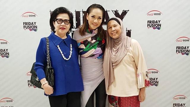 6 Momen Kedekatan Emmy Syarif Ibu Bcl Dan Besannya Yang Jarang Tersorot Hot Liputan6 Com