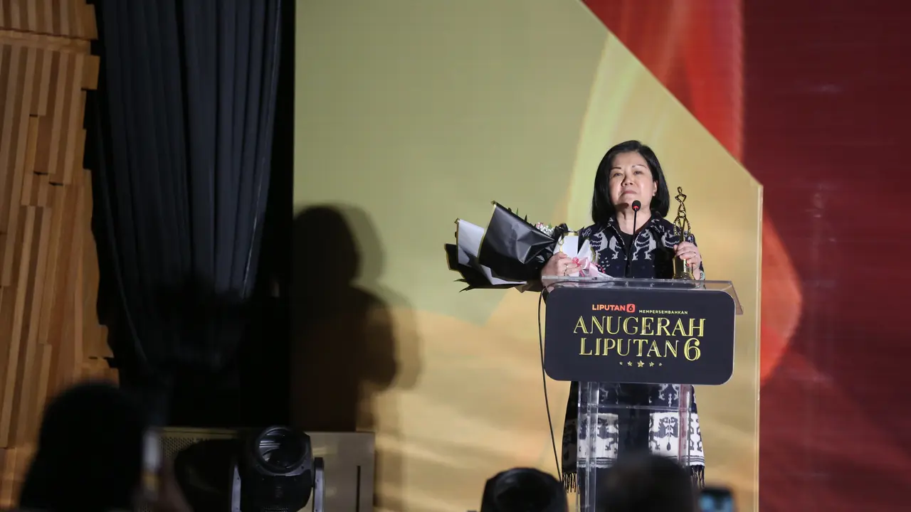 Dokter dan ahli gizi Tan Shot Yen menerima Anugerah Perempuan Hebat Liputan6 2025 untuk kategori Kesehatan. (Liputan6/Helmi Fitriansyah)