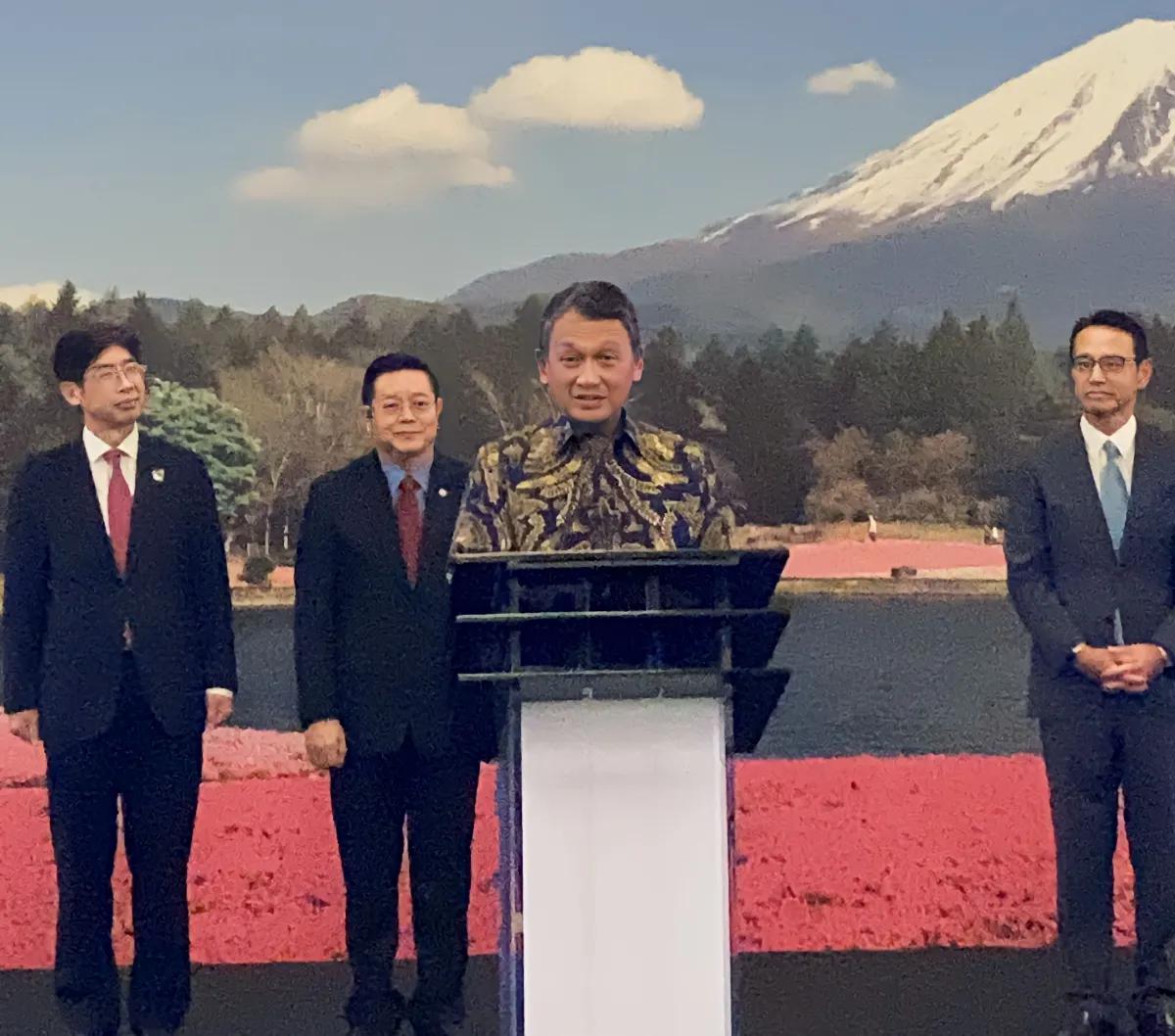 "Diharapkan kontrak dapat dilaksanakan pada minggu keempat bulan November 2023. Sehingga distribusi dapat segera dilaksanakan sampai dengan pertengahan Desember 2023," kata Arifin.&nbsp;