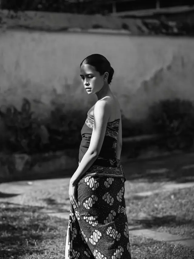 Pesona Ayu Maudy Ayunda Luwes Menari dalam Balutan Kemben Batik