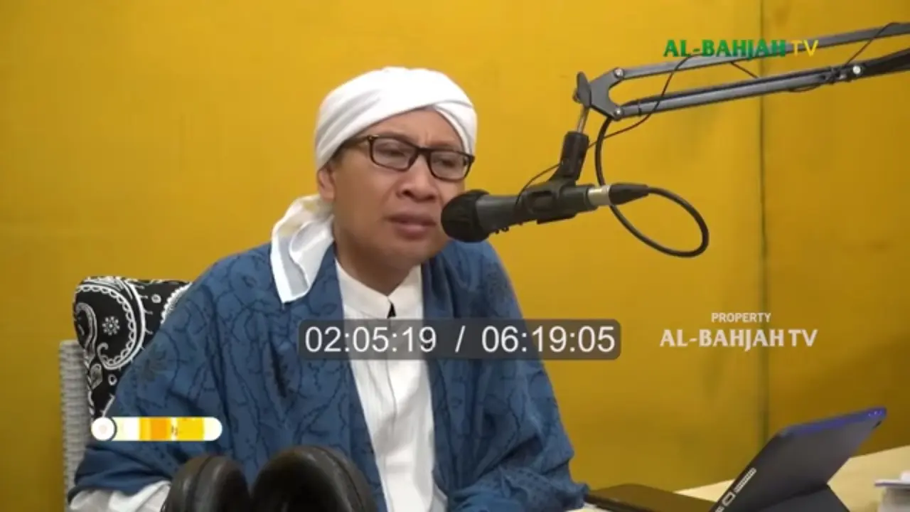 Pengasuh LPD Al Bhajah, KH Yahya Zainul Ma'arif alias Buya Yahya. (YouTube Al Bahjah TV)