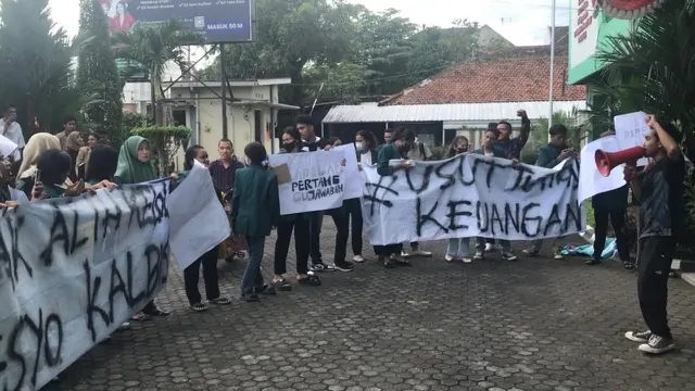 Sejumlah Mahasiswa STIKes Yogyakarta Tolak Alih Kelola Kampus