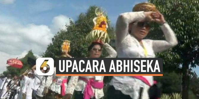 VIDEO: Umat Hindu Gelar Upacara Abhiseka di Candi Prambanan