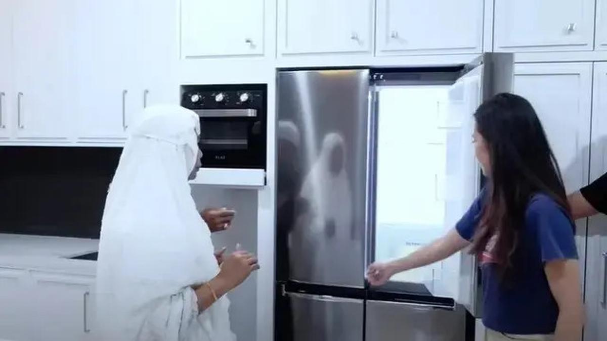 7 Potret Dapur Rumah Indah Permatasari dan Arie Kriting, Model dan Desainnya Minimalis Modern