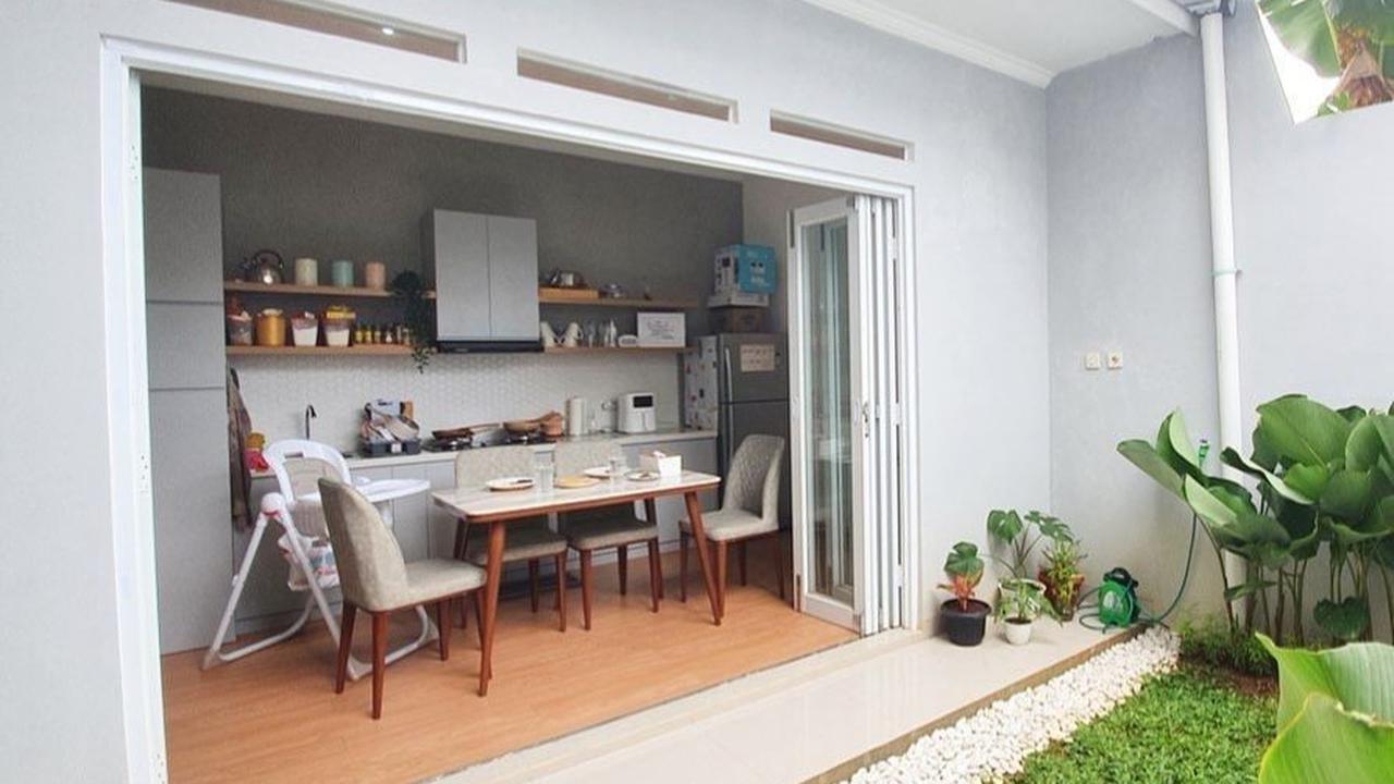 <b>Desain Ruang Makan Semi Outdoor Ala Cafe</b><br>