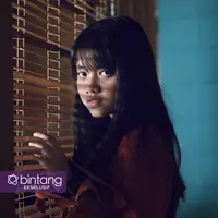 Hanin Dhiya merilis dua single baru sekaligus yang menyuarakan soal realita remaja. (Stylist: Indah Wulansari/Bintang.com, Photographer: Deki Prayoga/Bintang.com, Digital Imaging: Muhammad Iqbal Nurfajri/Bintang.com)