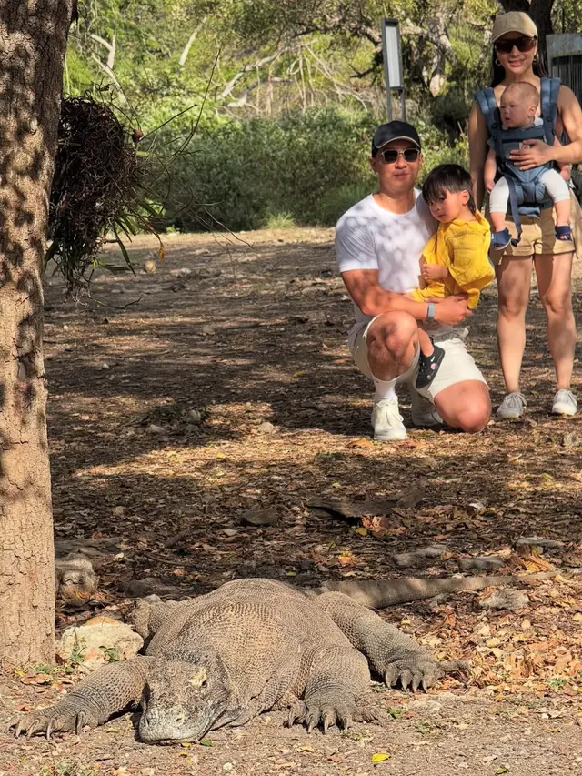 Outfit Santai Nikita Willy saat Liburan ke Labuan Bajo.