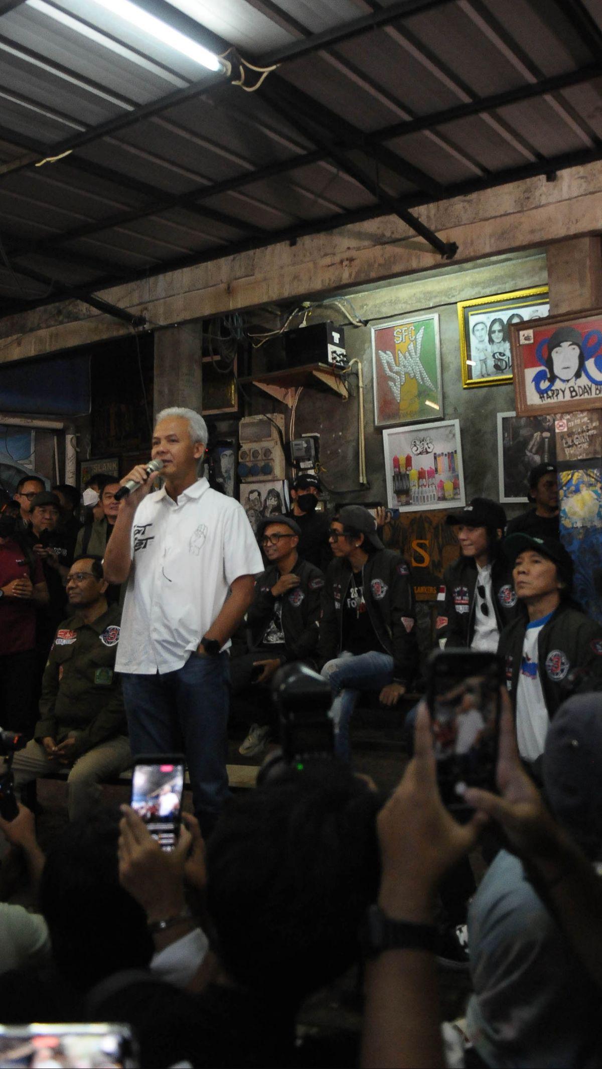 Pasangan Ganjar-Mahfud diusung oleh PDI Perjuangan, Partai Persatuan Pembangunan (PPP), Partai Perindo, dan Partai Hati Nurani Rakyat (Hanura).&nbsp;Merdeka.com/Imam Buhori<br>