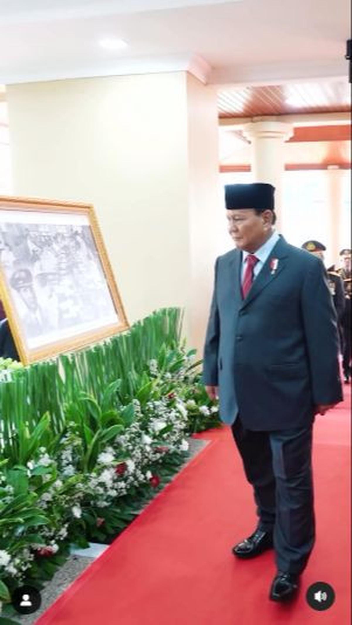 Pada kesempatan yang sama, Listyo Sigit berkesempatan memperlihatkan foto-foto sejarah Polri dari masa ke masa. <br>