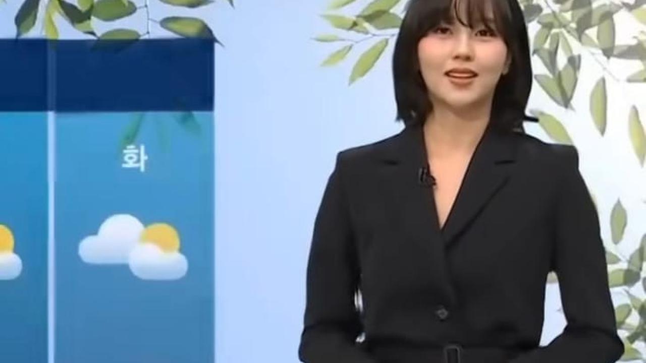 Setelah Park Bo Gum, Kini Giliran Kim So Hyun Ikut-Ikutan Jadi News Anchor di TV Korea