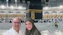 <p>Saat ini, Maia Estianty dan Irwan Mussry sedang di Tanah Suci, Mekkah untuk ibadah umrah.</p>