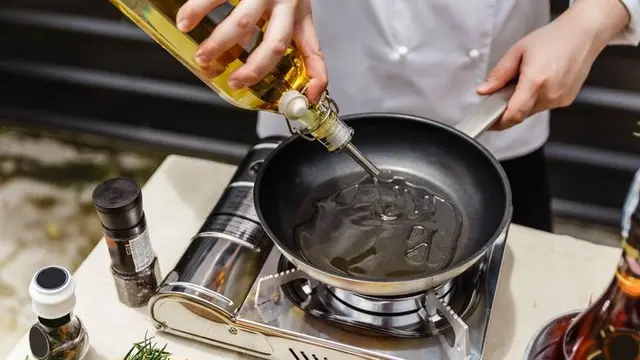 Minyak di Penggorengan