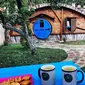Sebuah penginapan di Armenia, hotel Cozy House terinspirasi rumah hobbit dibuka pada tahun 2019. (Dok: Facebook Cozy House)