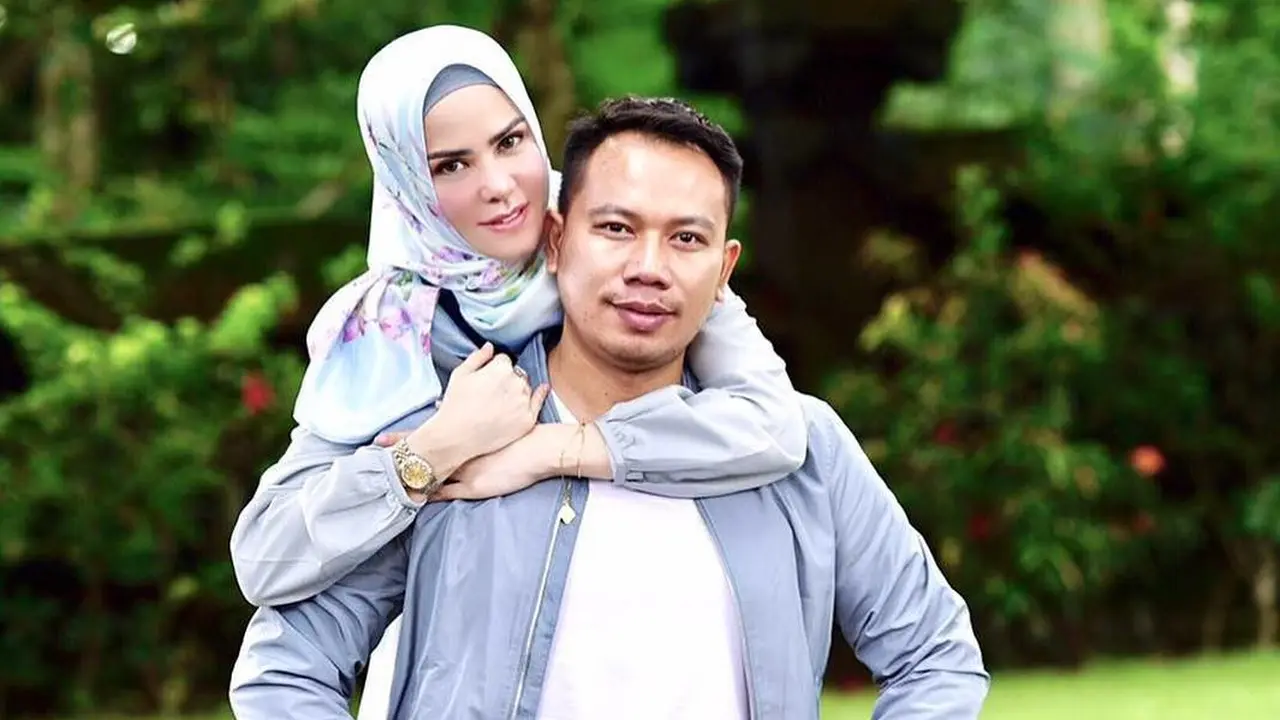 [Bintang] Vicky Prasetyo dan Angel Lelga
