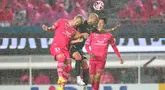 Hingga pekan ke-23 J1 League 2024, Cerezo Osaka mampu bersaing di papan atas dengan menduduki peringkat ke-6 pada klasemen sementara. Keberhasilan klub yang diperkuat pemain naturalisasi Indonesia, Justin Hubner bersaing di papan atas tak lepas dari penampilan apik barisan belakang mereka, khususnya duo bek tengah. Tercatat, 5 pemain telah dipercaya pelatih Akio Kogiku untuk mengisi posisi bek tengah Cerezo Osaka, termasuk Justin Huber. Seperti apa rapor kelimanya? Simak uraiannya berikut ini. (J.LEAGUE)