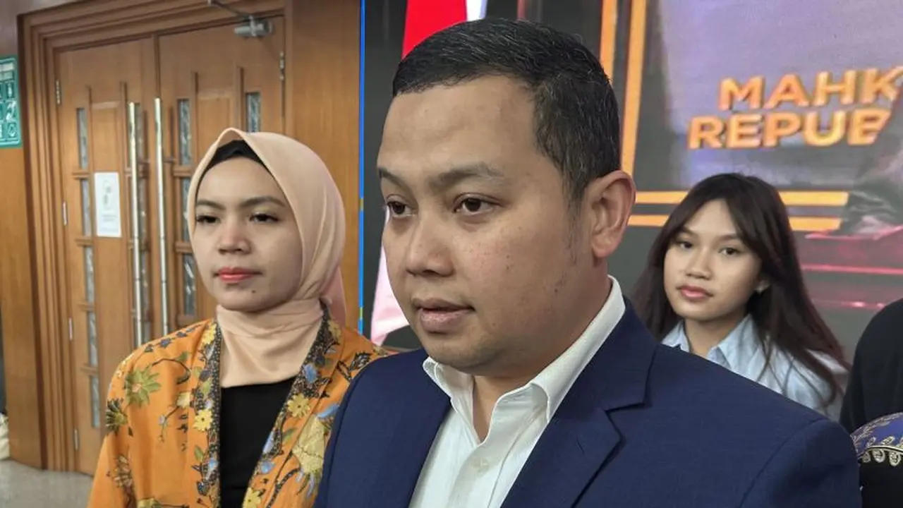 Kuasa hukum Nadiem, Zaid Mushafi menyerahkan memori banding ke Pangdilan Tinggi Jakarta, Rabu (8/7/2026).