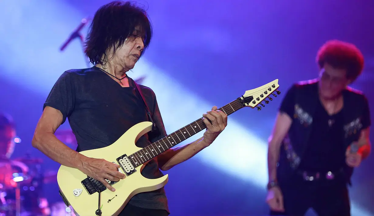 Penampilan God Bless di Jakarta Fair Kemayoran 2015. (Foto: Deki Prayoga/Bintang.com)