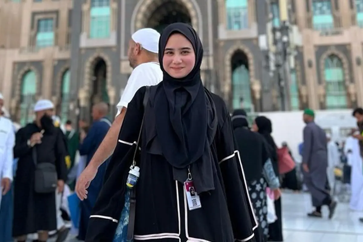 7 Potret Tissa Biani dan Keluarga Jalani Ibadah Umroh, Penuh Haru Bahagia