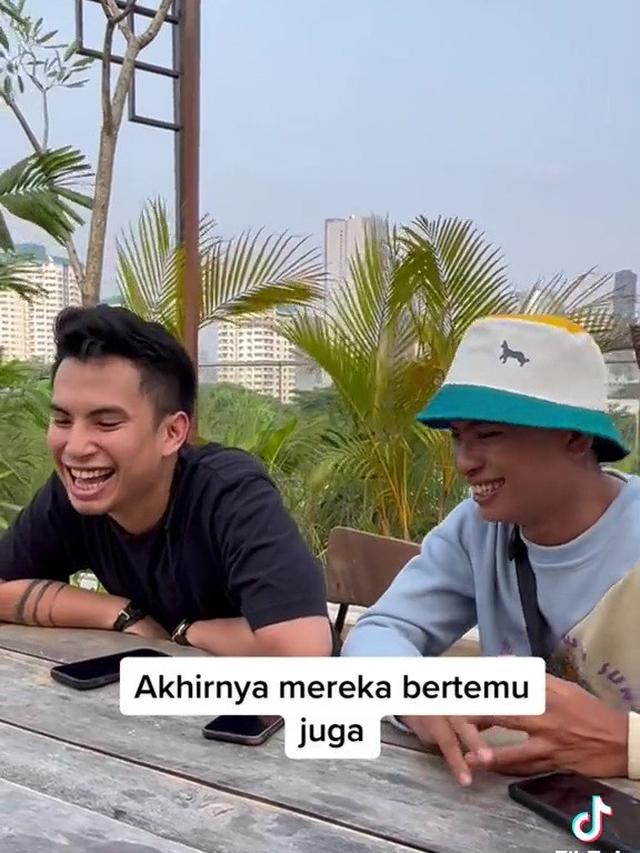 Okin dengan Kembaran Tukang Jamu