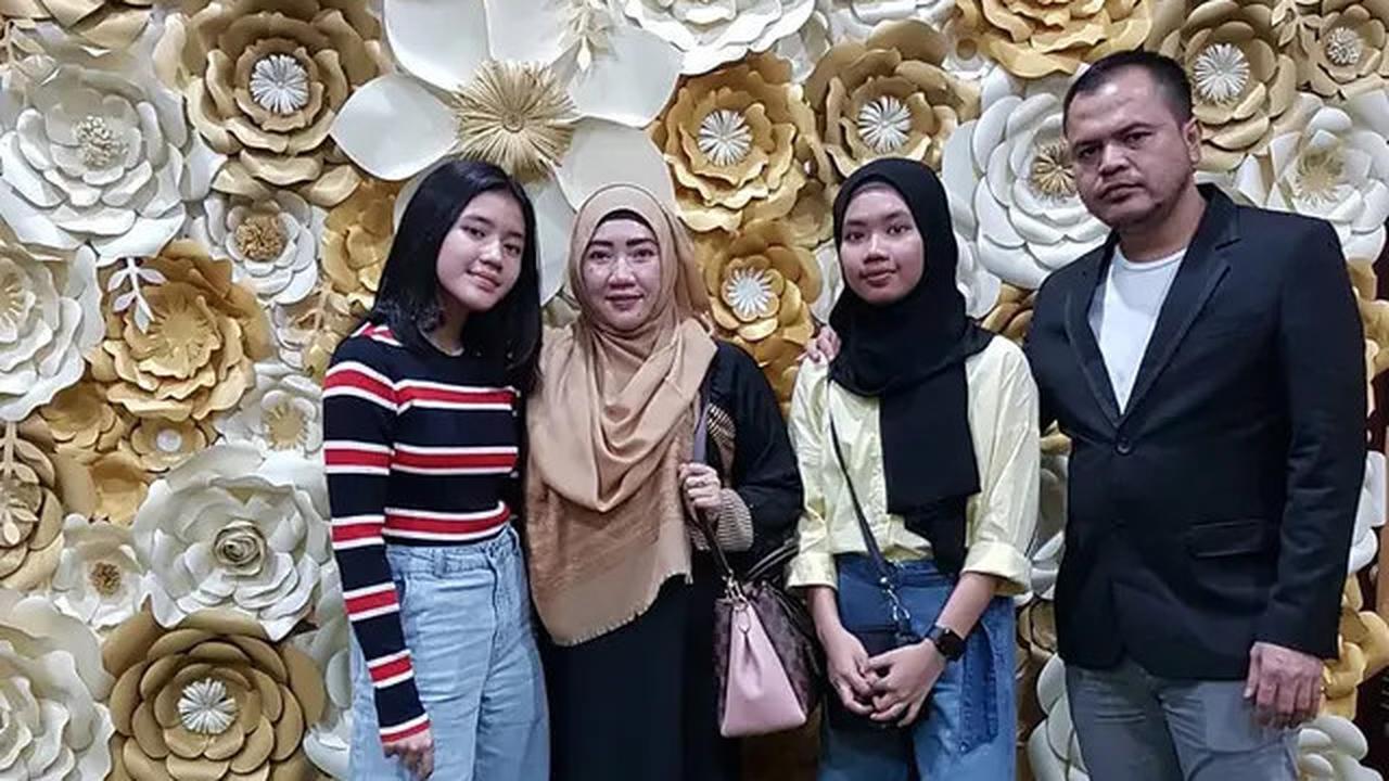 6 Potret Keluarga Haldy Sabri Sebelum Menikah dengan Irish Bella, Penuh Kehangatan