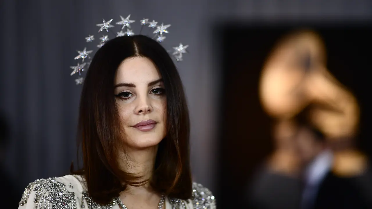 [Bintang] Lana Del Rey