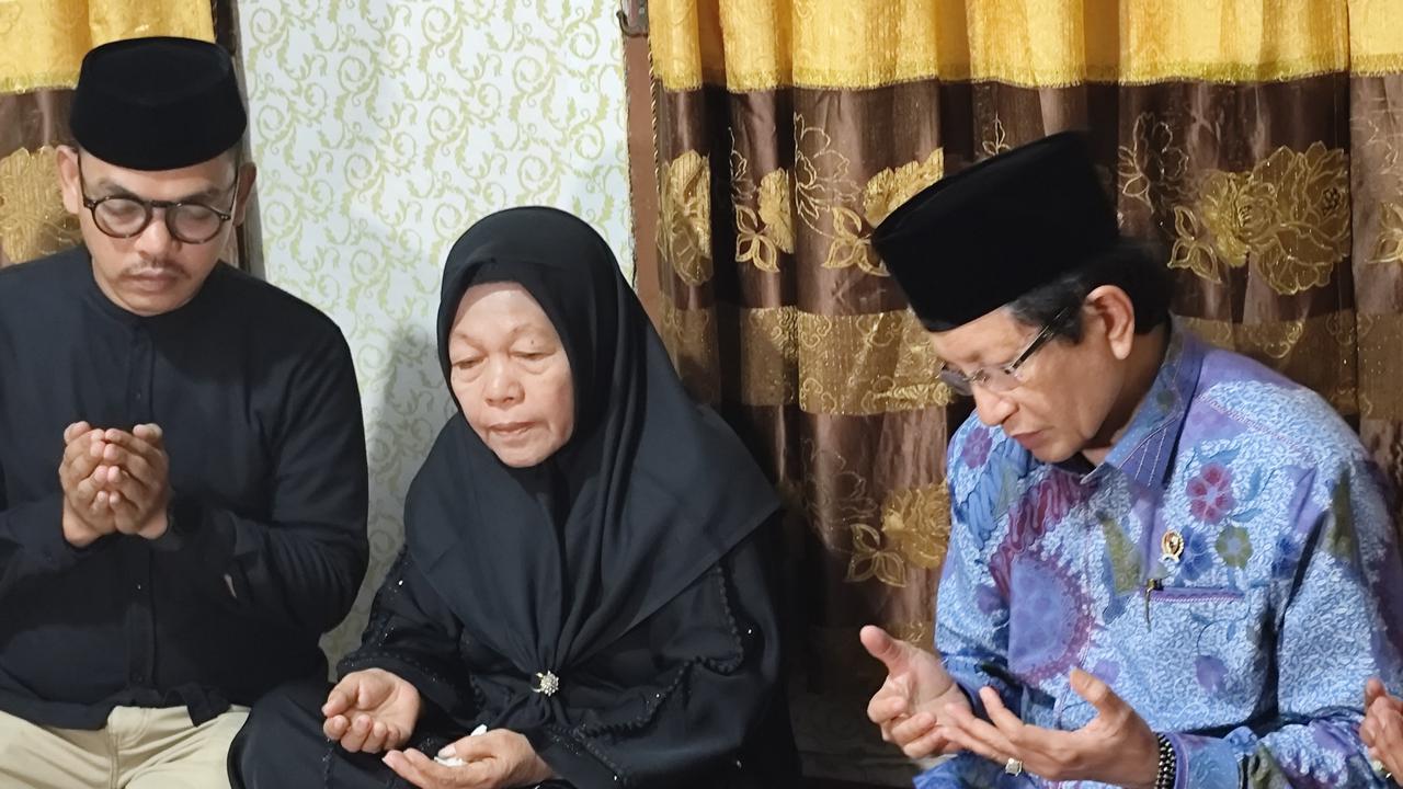 Menag Melayat ke Rumah Duka Korban Kerusuhan di Makassar