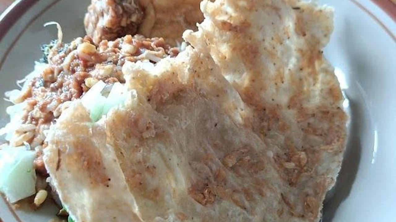 Nasi Pecel Legendaris di Tulungagung Ini Porsinya Kecil Banget, Makan Dua Porsi Belum Kenyang