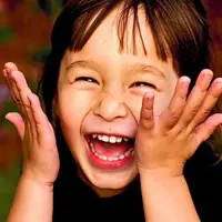 Ternyata manusia di berbagai belahan dunia memiliki cara tertawa yang berbeda, loh!