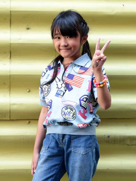 "Awalnya Karin tuh suka lihat di tv kaya kak Arafah, terus lihat ada Indra Jegel, jadi Karin nonton videonya terus," ucap gadis bernama lengkap Karin Putri Lestari itu. (Deki Prayoga/Bintang.com)