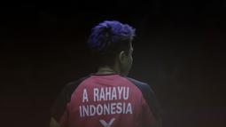 Pebulutangkis Indonesia, Apriyani Rahayu, saat melawan wakil Jepang, Ayako Sakuramoto/Yukiko Takahata pada Indonesia Open 2019 di Istora, Jakarta, Selasa (16/7). Pasangan Indonesia menang 21-15, 21-16. (Bola.com/M Iqbal Ichsan)