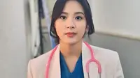 4 Gaya Kasual Boyish Ala Zee Eks-JKT48, Dokter Menawan di Series Sekotengs