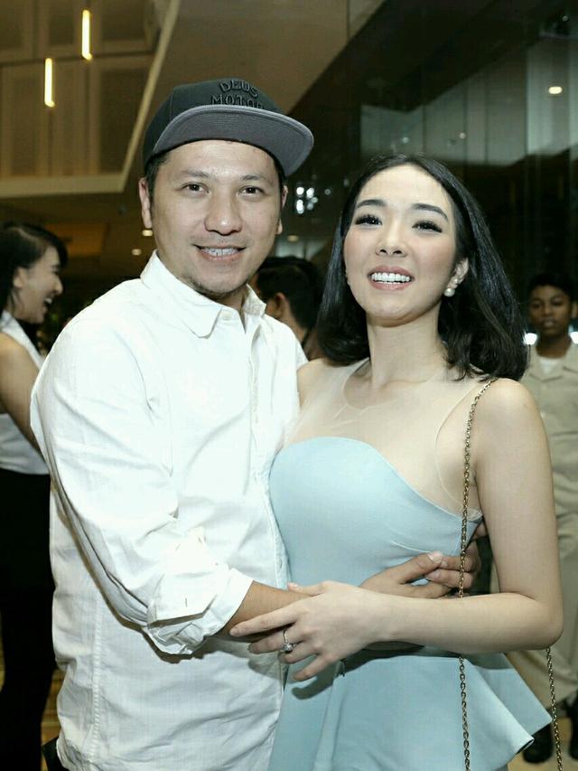 Gading Marten Beradegan Mesra Gisella Anastasia Cemburu Showbiz Liputan6 Com