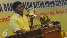 Sekjen Partai Golkar Idrus Marham memberi sambutan saat Sosialisasi Kepada Para Balon Ketua Umum DPP Partai Golkar oleh Panitia Pengarah (SC) Munaslub Partai Golkar di kantor DPP Partai Golkar, Jakarta, Senin (2/5). (Liputan6.com/Johan Tallo)